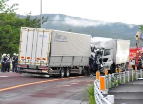 国道で大型トラック同士が正面衝突　双方の運転手死亡　岐阜・中津川市