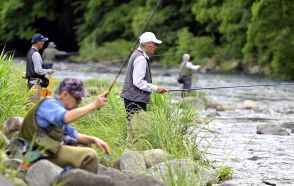 酒匂川など神奈川県内でアユ釣り解禁　早朝から釣り人たち