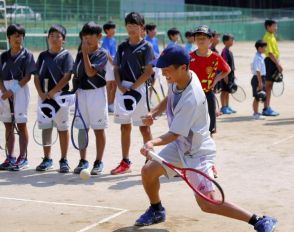 ソフトテニスのナショナルチームが松山で強化合宿　愛媛県内ジュニア選手に指導も