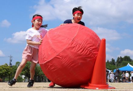 被災地の子どもたち、青空の下で笑顔の運動会　能登半島地震5カ月