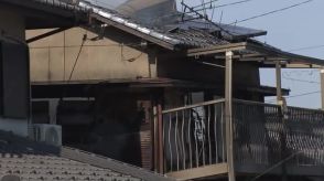 住人の64歳男性が死亡か…住宅と離れが全焼する火事 離れから性別不明の1人の遺体見つかる 岐阜・海津市