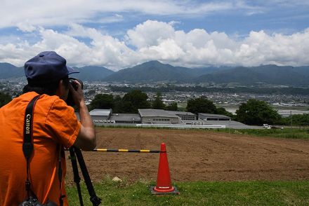 シンボル「風越山」を撮ろう  一斉にカメラ向けパシャリ【長野県飯田市】