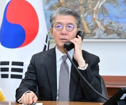 韓日外交次官、会談で「北朝鮮衛星」糾弾…ＬＩＮＥ問題について話し合いも