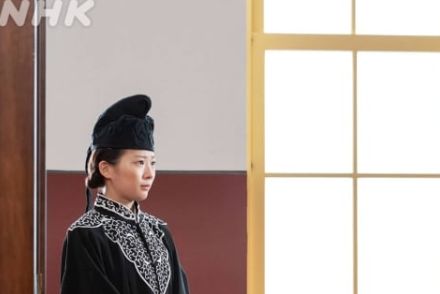 聖徳太子の服みたい？ 東京美術学校教授が考案、『虎に翼』伊藤沙莉が着る「法服」のデザイン史