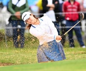 新垣比菜が優勝　女子プロゴルフのヨネックス・レディース　通算14アンダーで6年ぶりツアー2勝目