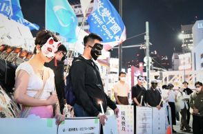 「民主主義の中国を目指して戦う」在日中国人の若者が天安門事件の追悼集会　東京・新宿