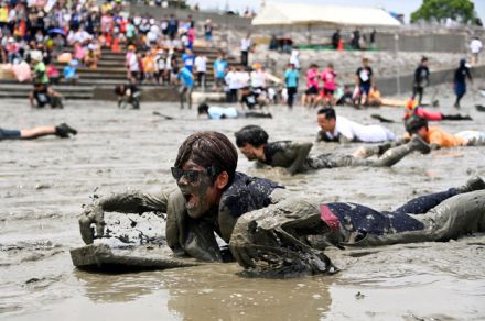 ガターザン、人間むつごろう…佐賀でガタリンピック、1300人奮闘