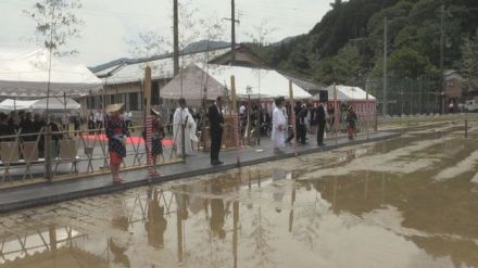 おおい町で14年ぶりに御田植式　福井のブランド米・いちほまれを植える　9月下旬に刈り取り、11月に新嘗祭に献上