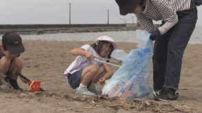 海開きを前に坂井市のビーチを清掃！　地元企業やサーファーが取り組む　1時間で45ℓポリ袋50袋分集める　