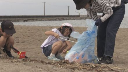 海開きを前に坂井市のビーチを清掃！　地元企業やサーファーが取り組む　1時間で45ℓポリ袋50袋分集める　