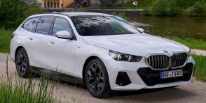 BMW『5シリーズ・ツーリング』新型にPHEV、EVモード95km…今夏欧州設定へ