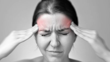 男性の4倍！圧倒的に女性に多い頭痛…専門医が薦める【片頭痛と緊張型頭痛】のセルフケア対策は？