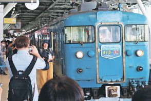 「北陸ブルー」最終ラン　４１３系地域色車両