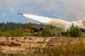 ウクライナ軍、HIMARSでロシア領内を攻撃　北東部攻勢の封じ込め狙う