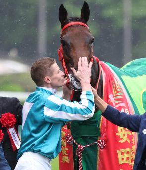 【安田記念】ロマンチックウォリアー、18年ぶり外国馬勝利／アラカルト