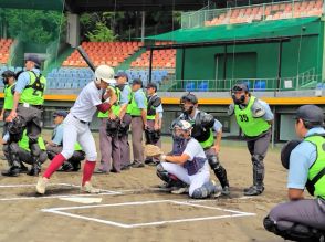 「公平なジャッジを」夏に向け、高校野球の審判員ら50人が講習会