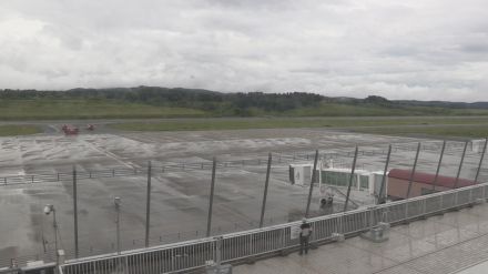 自衛隊F35A戦闘機2機が青森空港に着陸
