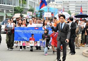 カンボジア野党幹部が日本から帰国後に拘束　都内で２５０人が「釈放を」訴えデモ