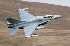 ゼレンスキー大統領 供与が決まったベルギーのF-16を視察「受け取ることを楽しみにしている」到着時期は？