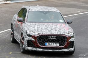 この巨体で0-100km/h加速3.7秒！ アウディのフラッグシップSUV「Q8」シリーズに最高峰モデル「RS Q8」登場へ！ニュルブルクリンクでテスト中!!