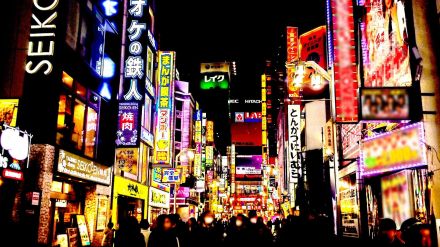 英誌も驚愕、日本特有のホストクラブという「搾取のカルト」──日本人は親密な関係を“商品”としてしか得られないのか？
