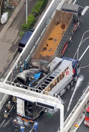 首都高の追突事故、死亡した男性3人の身元判明　埼玉・戸田