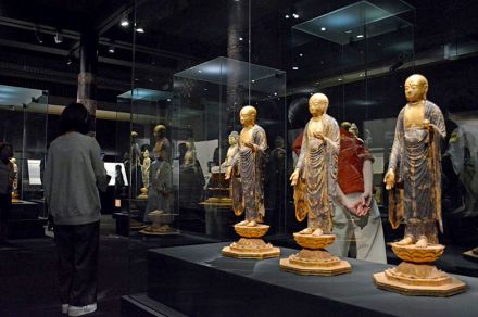 平成以降最多25万人超入場　東京国立博物館特別展「中尊寺金色堂」　インバウンドも関心