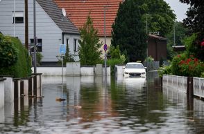 独首相、洪水被災地で気候変動対策の重要性訴え