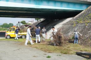 美しいまちづくりに　1400人で河川清掃　見違えるほどすがすがしく／岡山・津山市