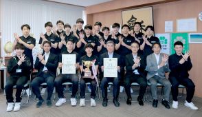 東北大学リーグ１部で７連覇を達成した仙台大男子バレーボール部が優勝報告