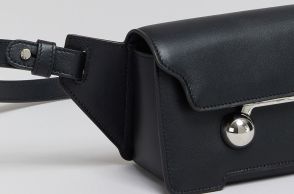 マルニの新作バッグ「トランカルー」──アイコニックなビッグスタッズに注目！