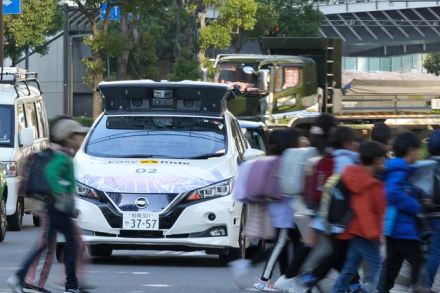 日産の自動運転車両が横浜の市街地を走行。車線変更や交差点進入可否など判断の精度向上