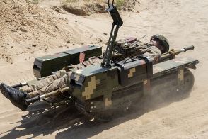 ウクライナ軍が「担架型ロボット」公開！ 導入すると将兵の生存率があがる理由とは？