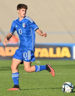 イタリアに「フォーデンを思わせる」逸材がいた　U-17欧州選手権でイングランドのDFを次々かわすスーパーゴールが話題に