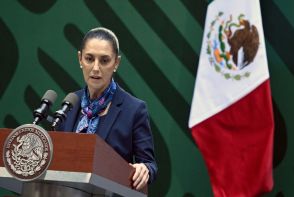 メキシコで女性町長殺害、初の女性大統領選出の翌日