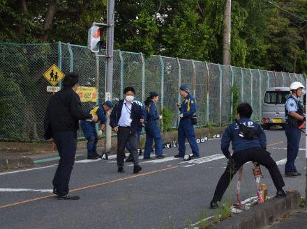 集団下校中の小1女児はねられ重傷　84歳運転手を現行犯逮捕