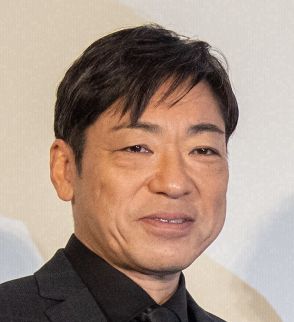 昆虫マニア・香川照之、虫の日の『6月4日』にちなみ飼育中の幼虫の生態報告「果たして成虫に皆なれるのか！？」