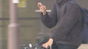 自転車のながらスマホ、傘差しも『反則金』 “青切符”導入へ対象は16歳以上　イヤホンや無灯火は…警察と専門家に聞いてみた