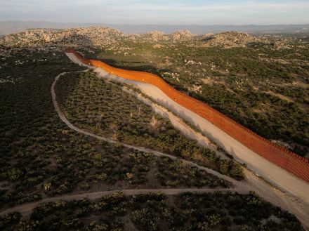 米、難民申請を大幅制限　南部国境の不法越境問題で大統領令