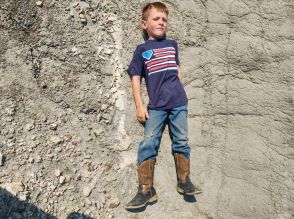 子どもたちがT・レックスの希少な幼体化石を発見 米