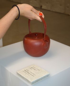 米NYで伝統工芸アピール　「南部鉄器」など展示　三菱UFJ