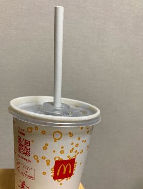 「マックのストローがプラに戻った」投稿がSNSで拡散　マクドナルドに方針を変更したのか聞いた