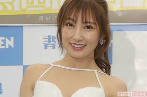 「鍛えすぎて色気がない」熊田曜子がイベントで大胆露出、ゆるふわ磯山さやかとの明暗