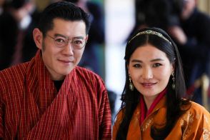 ブータンのジェツン・ペマ王妃が34歳の誕生日を愛娘と祝う公式写真が話題に…「世界最年少の王妃」