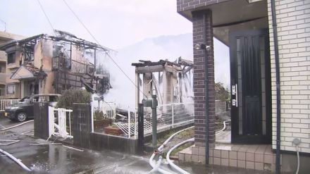 下関市吉見で住宅3棟が焼ける火事　男性1人を病院搬送