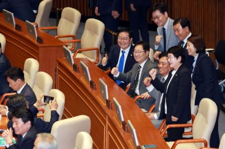 韓国国会史上初　与党不在のまま新会期入り
