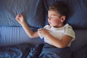 睡眠不足の子供は20代前半で「心の病気」になる確率が高い（英豪研究）