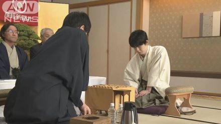 【速報】将棋の棋聖戦第1局　藤井八冠が山崎八段に勝利　「永世棋聖」へ好スタート