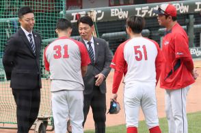 【侍ジャパン】井端弘和監督、広島－日本ハムを視察　小園三塁に「複数守れると使いやすい」
