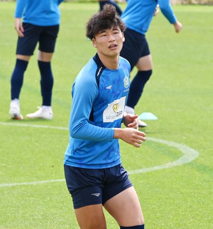 【Ｊ１湘南】鈴木章斗　ＦＷ陣の熾烈競争も「負けたくない」、決定力磨き再起誓う